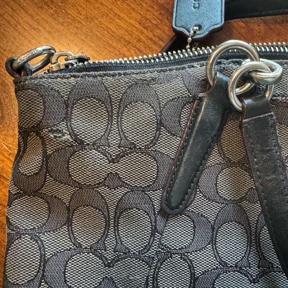 SOLD - COACH Signature Shoulder Bag - Picture 6 of 9